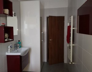 Vanzare apartament cu 3 camere, zona Mega Image