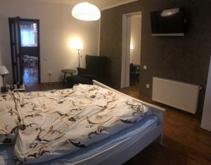 Apartament 3 camere, etaj 1, mobilat, zona Eroilor