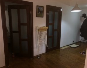 Apartament 3 camere, etaj 1, mobilat, zona Eroilor