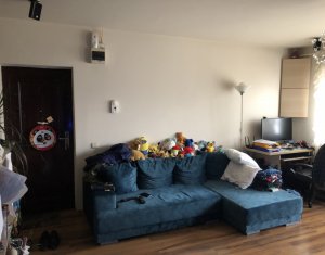 Vanzare apartament 2 camere, cu garaj, Floresti, zona Stejarului