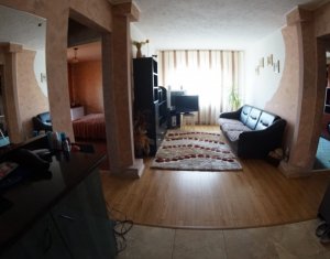 Apartament de 4 camere, decomandat, etaj intermediar, Manastur 