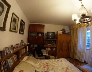 Apartament cu 4 camere, decomandate, str. Bucuresti