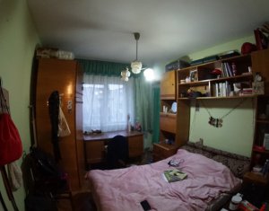 Apartament cu 4 camere, decomandate, str. Bucuresti