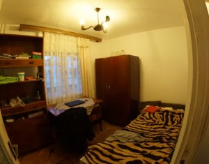 Apartament cu 4 camere, decomandate, str. Bucuresti