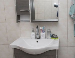 Vanzare apartament 3 camere, situat in Floresti, zona Stejarului