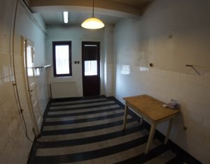 Apartment 5 rooms for sale in Cluj-napoca, zone Centru