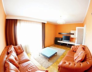 Apartament 3 camere, decomandat, 65 mp, pe strada Nicolae Titulescu