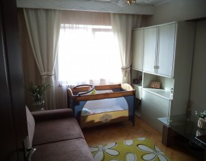 Apartament cu 4 camere de vanzare, Slatina, Marasti