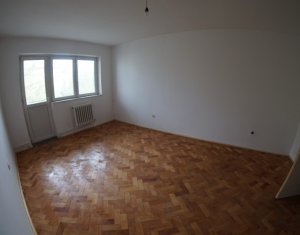 Vanzare apartament cu 3 camere spatios in Manastur zona buna