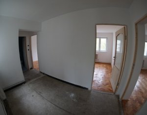 Vanzare apartament cu 3 camere spatios in Manastur zona buna