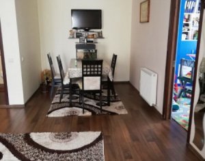 Vindem apartament 3 camere, etaj intermediar, zona Atelierul de Pizza, Floresti