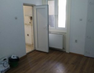 Vanzare apartament cu 1 camera in Centru, acces auto