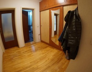 Apartament 3 camere, decomandat, imobil nou, zona Campului