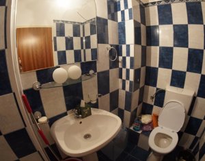 Apartament 3 camere, decomandat, imobil nou, zona Campului