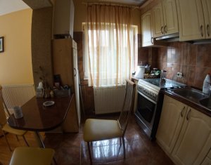 Apartament 3 camere, decomandat, imobil nou, zona Campului