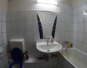 Apartament 3 camere decomandat, zona Kaufland