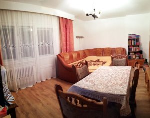 Apartament 3 camere, etaj intermediar, Floresti