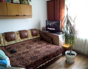 Apartment 3 rooms for sale in Floresti