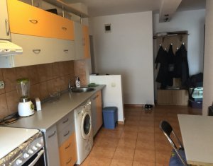 Vanzare apartament 1 camera, situat in Floresti, zona centrala