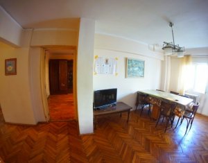 Apartament 4 camere, semidecomandat, 93 mp, pe strada Dorobantilor