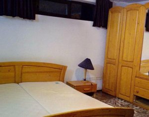 Apartament de vanzare cu 3 camere, zona Hasdeu