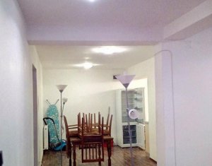 Apartament de vanzare cu 3 camere, zona Hasdeu