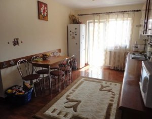 Vanzare apartament 3 camere, situat in Floresti, zona Eroilor