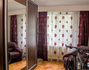 Vand apartament 3 camere decomandat, zona Iulius, cartierul Gheorgheni