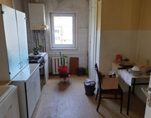 Apartament 3 camere, 65 mp, decomandat, 2 bai, etaj 2, zona Godeanu, Gheorgheni
