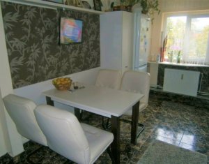 Apartament 3 camere decomandat, in cartierul Marasti