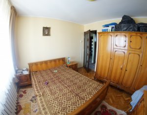 Apartament 3 camere, decomandat, 65 mp, balcon, boxa, garaj cu CF, in Zorilor