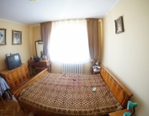 Apartament 3 camere, decomandat, 65 mp, balcon, boxa, garaj cu CF, in Zorilor