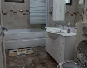 Vanzare apartament 3 camere, 78 mp, garaj, situat in Floresti, zona Stejarului