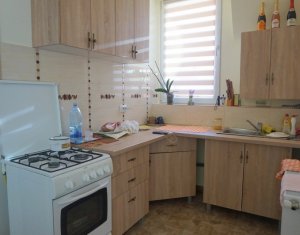 Apartment 3 rooms for sale in Floresti