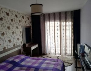 Apartment 4 rooms for sale in Floresti