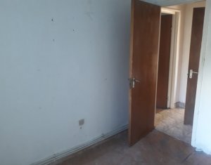 Apartament 4 camere, zona strazii Bucegi, Manastur, pret avantajos