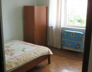 Apartament 3 camere, Facultatea de Litere, zona Horea