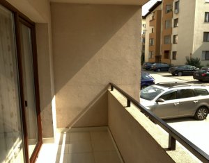 Vanzare apartament cu 3 camere, situat in Floresti, zona Terra