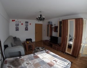 Apartament o camera decomandat 38mp, strada Calea Turzii cu garaj subteran