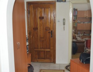 Apartament 2 camere, decomandat, zona Calea Floresti