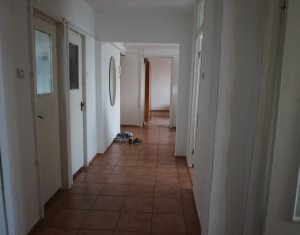 Apartament 3 camere decomandat, 2 balcoane, in Marasti, zona Aurel Vlaicu