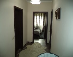 Apartament cu 3 camere, in Plopilor, bloc nou