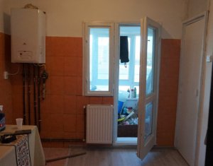 Apartament 2 camere decomandate, finisat, etaj intermediar, Intre Lacuri 