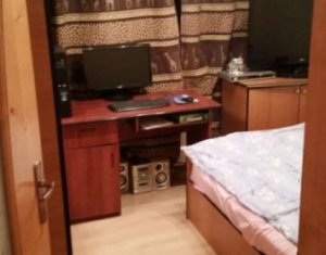 Vanzare apartament cu 3 camere decomandate in zona Garii