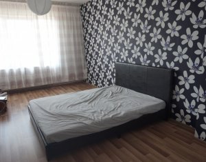 Vanzare apartament de 3 camere, etaj intermediar, Calea Baciului