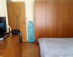 Vanzare apartament cu 2 camere, decomandat, Floresti, strada Porii