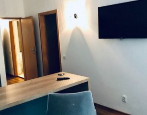 Apartament cu 2 camere, 50 mp, balcon,  Centru, zona Traian