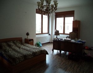  Apartament cu 4 camere, 136mp, etaj 1, zona Piata Muzeului