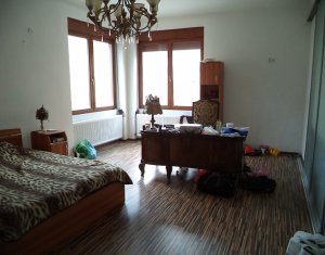  Apartament cu 4 camere, 136mp, etaj 1, zona Piata Muzeului