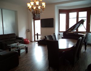 Appartement 4 chambres à vendre dans Cluj-napoca, zone Centru